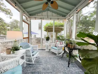 1801 Chestnut Street, Wilmington, NC 28405 – photo 22: Screened in Porch off Kitchen