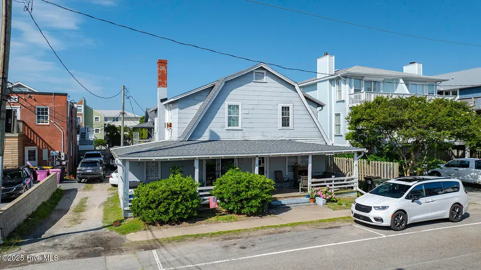 12 Nathan Street, Wrightsville Beach, NC 28480 — 8-bedroom home, Wrightsville Beach, NC, photo 1 of 27: Front view