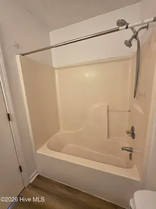 214 Old Oak Road, Elizabeth City, NC 27909 – photo 7: Master_Showertub
