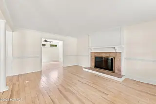 515 Crestline Boulevard, Greenville, NC 27834 – photo 5: Living Room