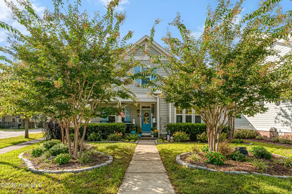 301 Hedrick Street, Beaufort, NC 28516 – photo 1 of 66: Beautiful corner lot in Beaufort