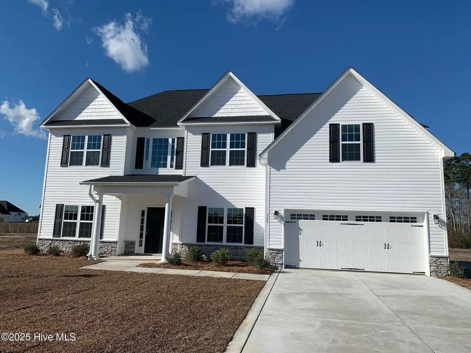 755 Secession Lane, Jacksonville, NC 28546 – photo 1 of 44: IMG_0767