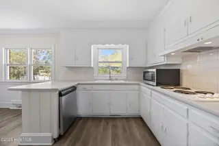 2704 Shawnee Place, Greenville, NC 27834 – photo 14: 35-web-or-mls-IMG_7055