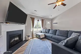 221 Breakwater Drive, Sneads Ferry, NC 28460 – photo 6: Living Room