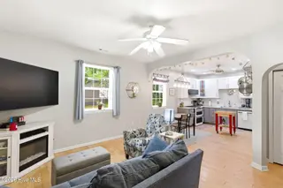 209 Mcrae Street, Wilmington, NC 28401 – photo 7: 02living5