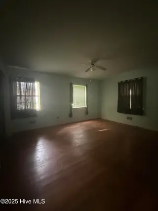 209 E Ridge Street, Rose Hill, NC 28458 — 2-bedroom home, Rose Hill, NC, photo 11 of 12: IMG_0576