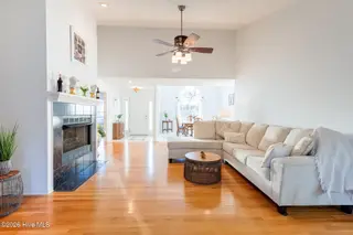 208 Eighth Street, New Bern, NC 28560 — 3-bedroom home in Trolley Run, New Bern, NC, photo 3 of 61: Trolley Run