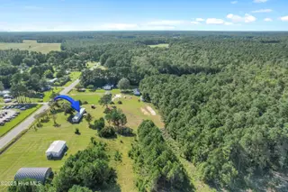712 Longwood Road NW, Ocean Isle Beach, NC 28469 — 3-bedroom manufactured home, Ocean Isle Beach, NC, photo 6 of 33: Edit 4