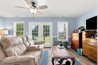 1800 Bay Street 206, Morehead City, NC 28557 – photo 10: 30-web-or-mls-1800 Bay St 206 - 040