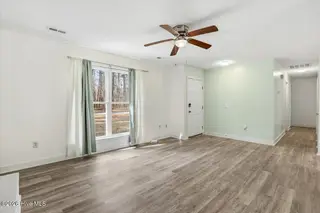 1435 Pineridge Drive, Greenville, NC 27834 — 3-bedroom home in Pineridge, Greenville, NC, photo 6 of 17: 10-1435 Pineridge Dr-10