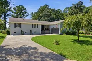 701 Plantation Drive, New Bern, NC 28562 – photo 8: 701 Plantation Drive