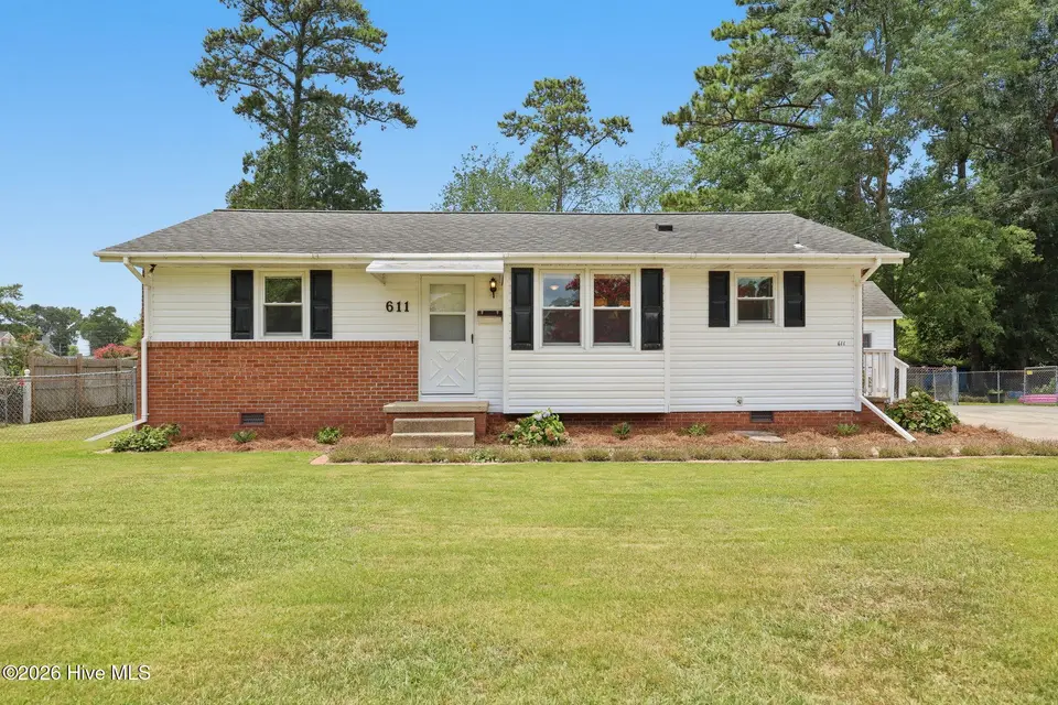 611 Decatur Road, Jacksonville, NC 28540 – photo 1 of 37