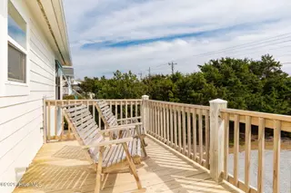 1810 Emerald Drive, Emerald Isle, NC 28594 – photo 4: 6-web-or-mls-chadwick-visuals-1810-Emera
