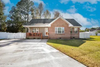 108 Payne Court, Rocky Mount, NC 27801 – photo 3: 004-108PayneCourt-RockyMount-NC-27801-SM