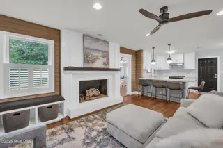 113 Yorkshire Lane, Wilmington, NC 28409 — 3-bedroom home in Lansdowne Estates, Wilmington, NC, photo 6 of 48: Living Room