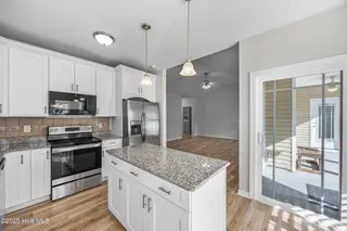 338 Sonoma Road, Jacksonville, NC 28546 – photo 13: 28_kitchen