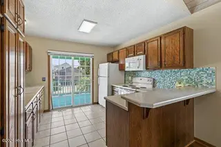 930 Tidewater Lane, Carolina Beach, NC 28428 – photo 18: Kitchen