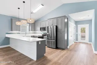 228 NE 56th Street, Oak Island, NC 28465 – photo 6: 6-web-or-mls-CAMMediaLLC.com (6 of 34)