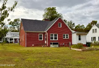 406 N Caswell Street, La Grange, NC 28551 – photo 10: IMG_0410