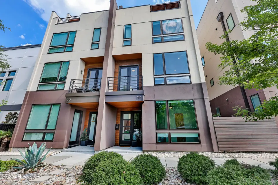 317 Bladen Street, Wilmington, NC 28401 — 3-bedroom townhome in Downtown, Wilmington, NC, photo 1 of 48