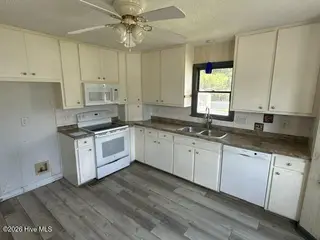 110 Stillwater Court, New Bern, NC 28562 — 3-bedroom home in River Bend, New Bern, NC, photo 2 of 18: Kitchen View 1
