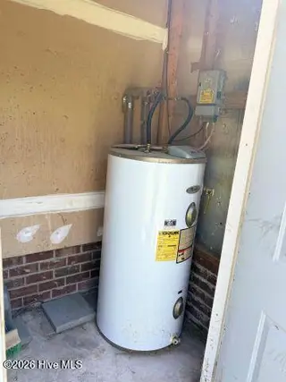 633 Fox Chase Lane, Winterville, NC 28590 – photo 24: Water Heater
