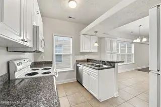102 Sea Knight Lane, Havelock, NC 28532 – photo 16: 27-web-or-mls-DSC_8987_edit