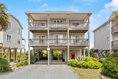 3759 Island Dr, North Topsail Beach