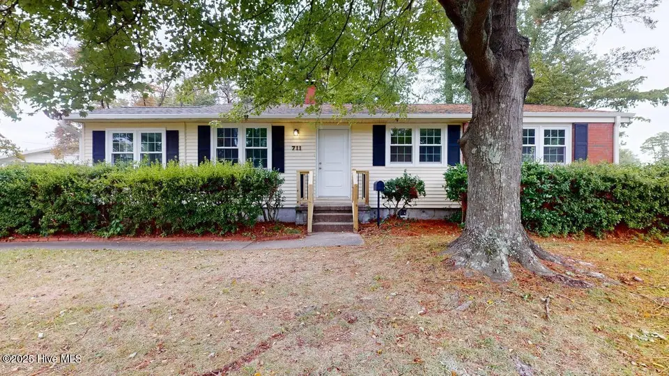 711 Seminole Trail, Jacksonville, NC 28540 – photo 1 of 31: 711-Seminole-10162025_134452