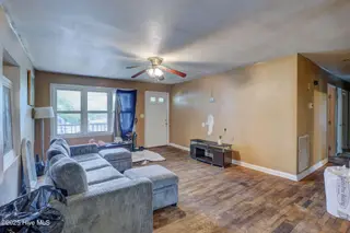 2128 Yaupon Drive, Wilmington, NC 28401 — 3-bedroom home in Greenfield Lake Estates, Wilmington, NC, photo 9 of 22: 2128YauponDrive-5