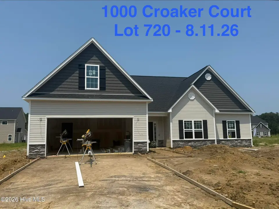 1000 Croaker Court, New Bern, NC 28562 – photo 1 of 14: IMG_0296
