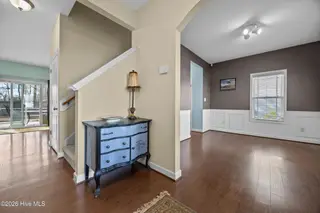 752 Chadwick Shores Drive, Sneads Ferry, NC 28460 – photo 7: 13_foyer