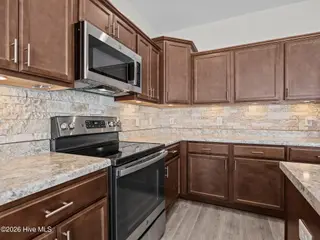 302 S Stingray Lane, Sneads Ferry, NC 28460 – photo 10: 9-web-or-mls-302 S Stingray Ln. 21