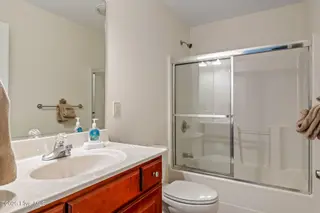 8855 Radcliff Drive NW Unit 43c, Calabash, NC 28467 — 3-bedroom condo in Brunswick Plantation, Calabash, NC, photo 21 of 35: 2nd Bath