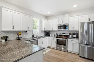 4164 Pegasus Parkway, Leland, NC 28451 – photo 10: plenty of counterspace