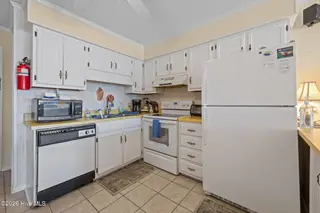 301 Commerce Way E 205, Atlantic Beach, NC 28512 – photo 7: 15-web-or-mls-IMG_1056