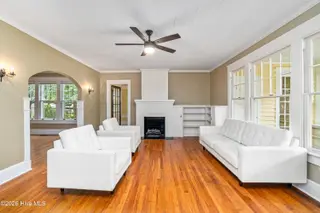 1208 Preyer Avenue, Elizabeth City, NC 27909 — 3-bedroom home in Riverside, Elizabeth City, NC, photo 5 of 76: Living Room