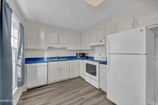 4937 Marlin Court, Wilmington, NC 28403 — 3-bedroom townhome in Stones Throw, Wilmington, NC, photo 5 of 26: 005_img_8861_496