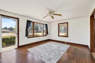 1020 S Pollock Street, Selma, NC 27576 – photo 6: 11-web-or-mls-IMG_0292