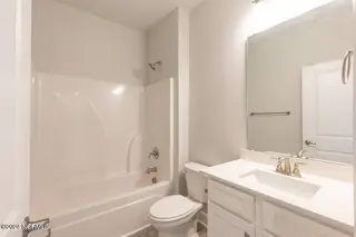 73 Fishing Creek Drive, New Bern, NC 28562 – photo 15: 1634 guest bathroom