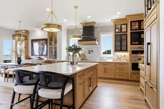 402 Kensington Place, Newport, NC 28570 – photo 11: Custom Cabinetry