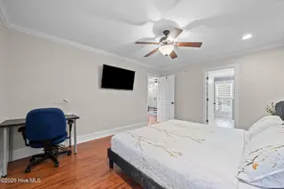 1620 Brook Hollow Drive A, Greenville, NC 27834 – photo 22: 28-web-or-mls-LHV_8340