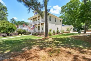 405 N May Street, Southern Pines, NC 28387 – photo 4: 06-6_405 N May St, Southern Pines, NC, 2