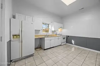 506 Wooster Street, Wilmington, NC 28401 – photo 4: 14-web-or-mls-IMG_9058