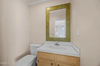 1107 Grovemont Drive D9, Greenville, NC 27834 – photo 15: 29-web-or-mls-IMG_2542