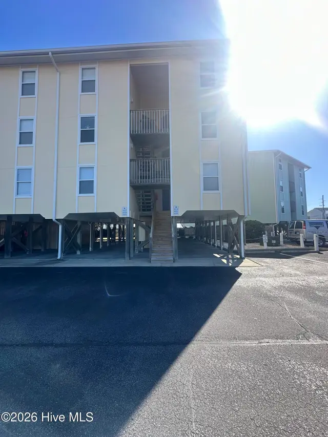 918 N New River Drive 422, Surf City, NC 28445