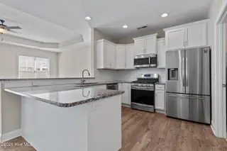 6413 Pinnacle Point, Winnabow, NC 28479 – photo 10: kitchen 2