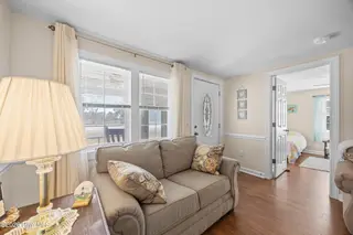 7108 Carolina Beach Road, Wilmington, NC 28412 – photo 8: 9_living room