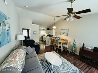 626 Varsity Drive, Wilmington, NC 28403 – photo 6: IMG_7365