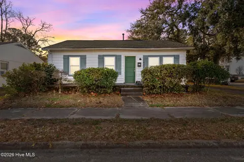1402 Wooster St, Wilmington